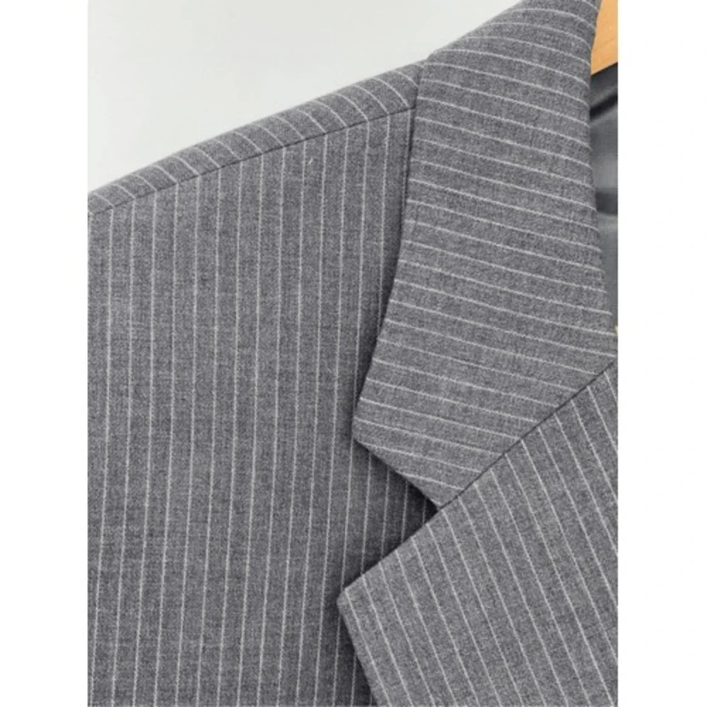 Jos A Bank Blazer Sport Coat Suit Jacket Men Size 46 R Gray White Pinstripe Wool